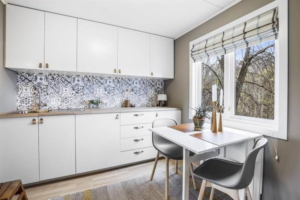 Cozy Cottage Close To Idyllic Archipelago With Additional Building If Booked For More Than 2 People Eydehavn Buitenkant foto
